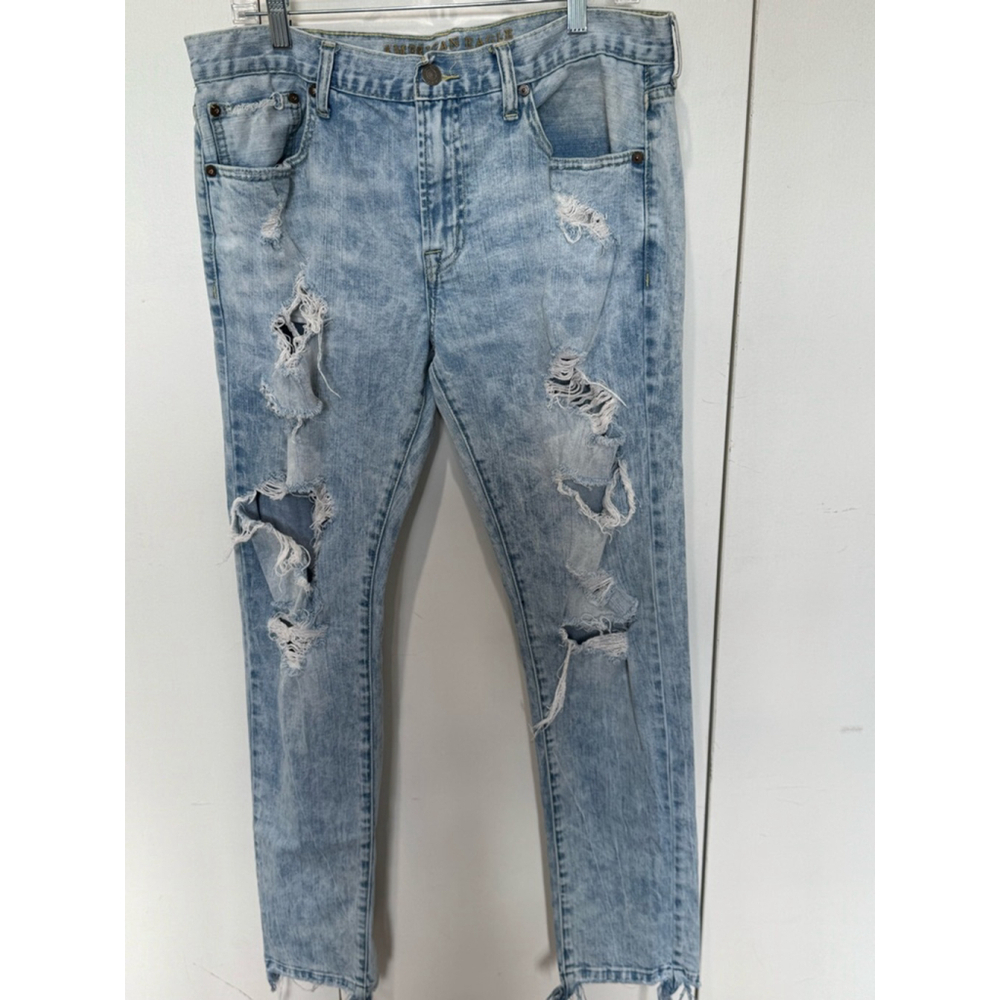 American Eagle Outfitters Light Wash Distressed Straight Leg Jeans